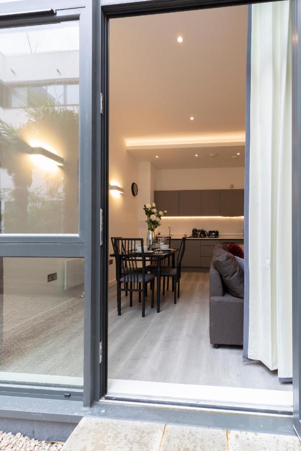 The Atrium Apartment Milton Keynes Exterior foto